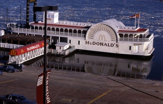 El McDonald's barco, Saint Louis, Mississippi