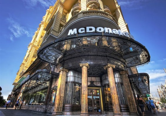 El McDonald's de oro - Gran Vía, Madrid, España