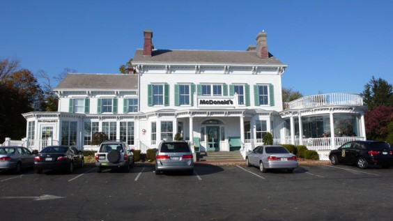 El McDonald's blanco, Hyde Park, Nueva York, EE.UU.