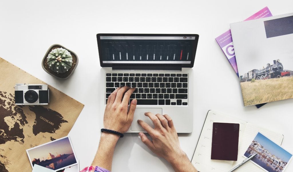 ordinateur bureau voyage - blog edreams
