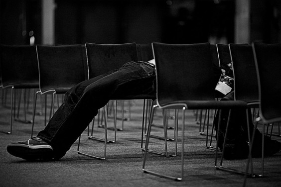 sieste sur un banc