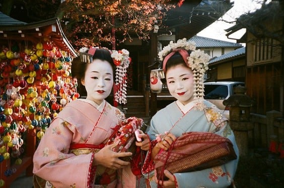 Japonaises en tenue traditionnelle - Edreams