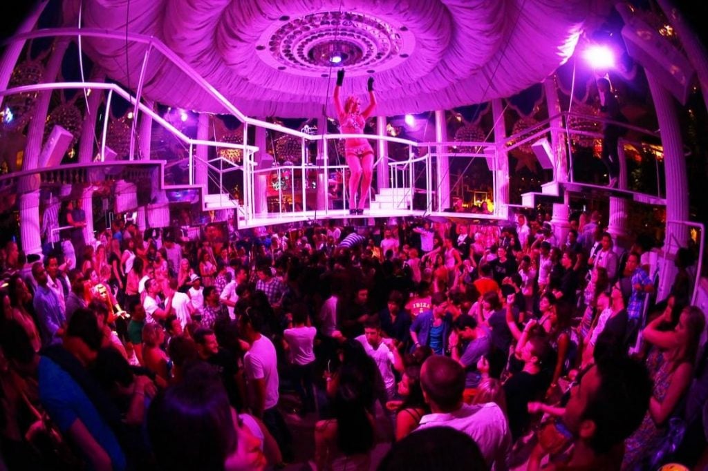 TENDANCE DES NEWS: Les meilleures boîtes de nuit et clubs d’Ibiza...