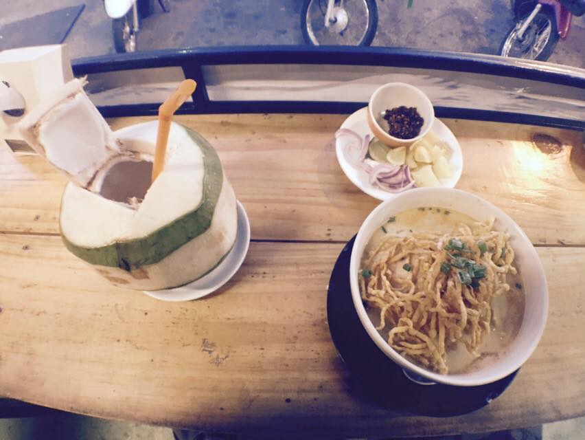 khao soi et noix de coco