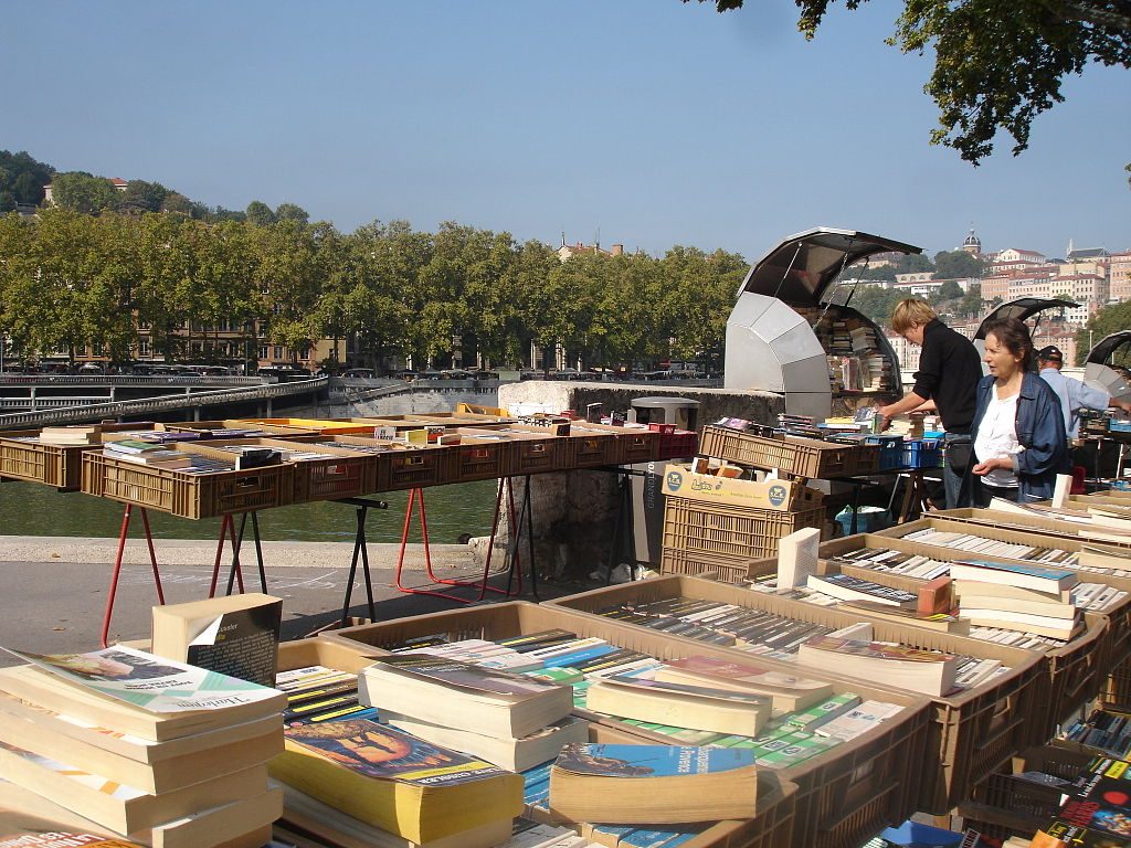 bouquinistes quai de la pêcherie Lyon eDreams