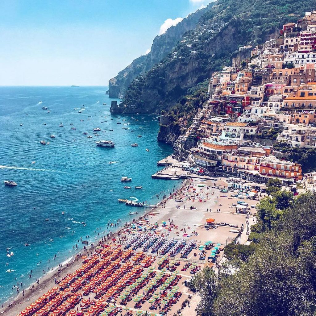 Voici les plus belles plages de Naples sur la côte amalfitaine eDreams