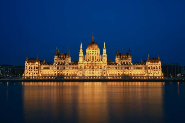 Parlement hongrois de nuit - Budapest