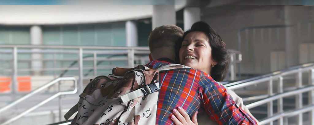 mère et fils aéroport