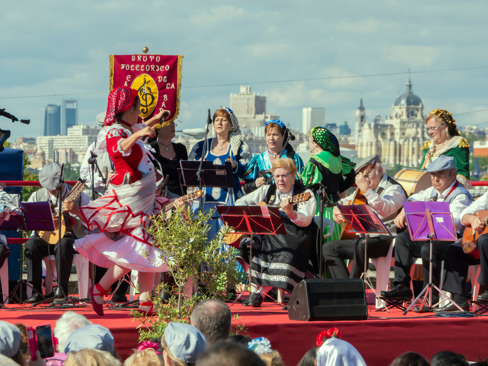 danses folkloriques fetes san isidro madrid