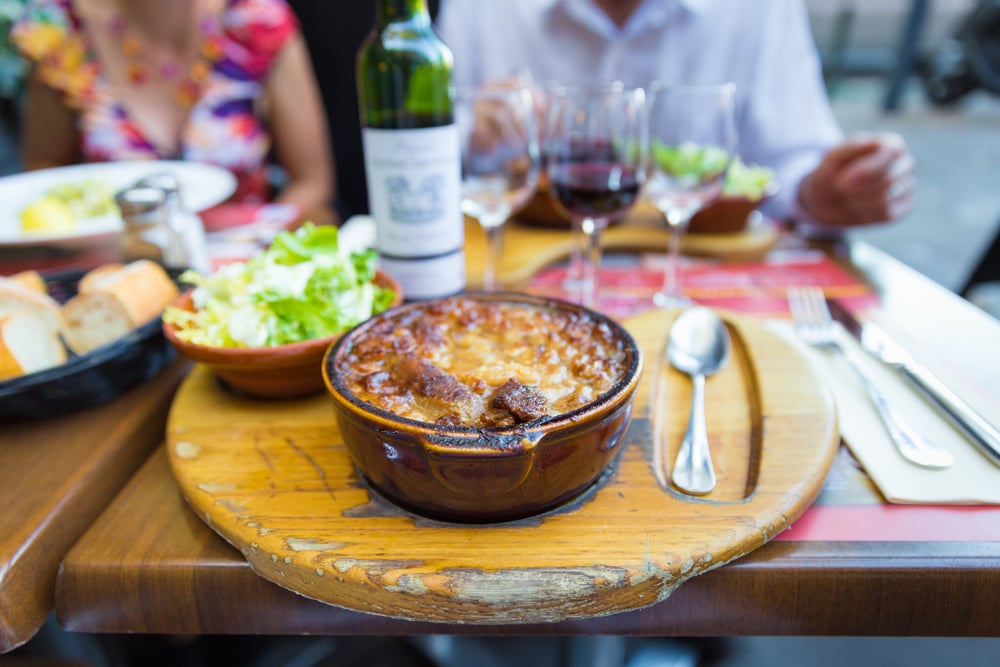 Quoi et où manger à Toulouse : un voyage gourmand dans la Ville Rose