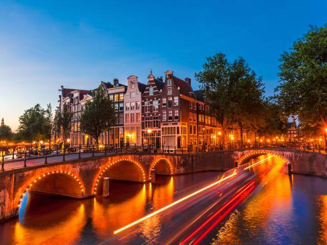 Réserver un séjour vol + hôtel à Amsterdam avec eDreams