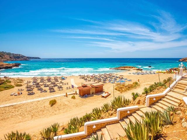 Réserver un séjour vol + hôtel à Ibiza avec eDreams