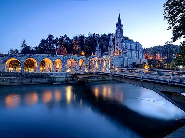 Réserver un vol pour Lourdes avec eDreams.fr