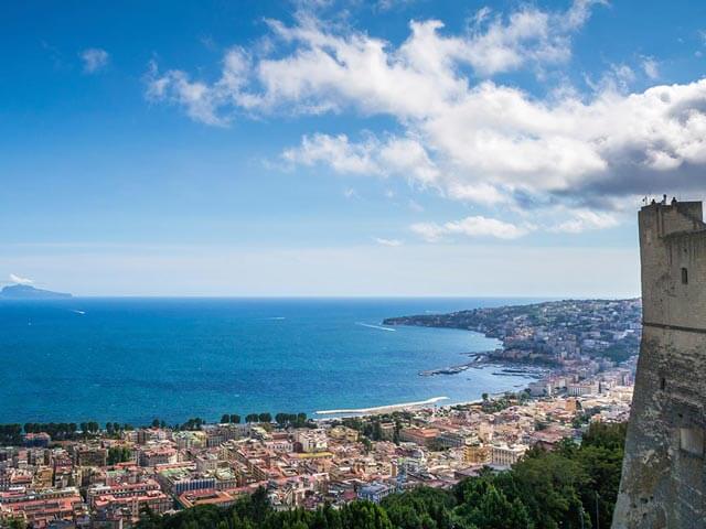 Réserver un séjour vol + hôtel à Naples avec eDreams