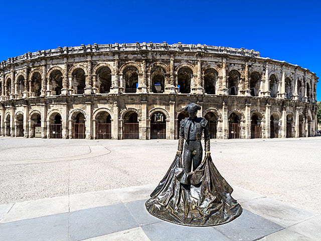 Réserver un vol pour Nîmes avec eDreams.fr